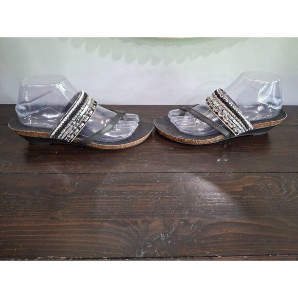 NWOB Reaction Kenneth Cole Great Time Rhinestone & Jewels Thong Sandals/Sz. 9M - Picture 4 of 9